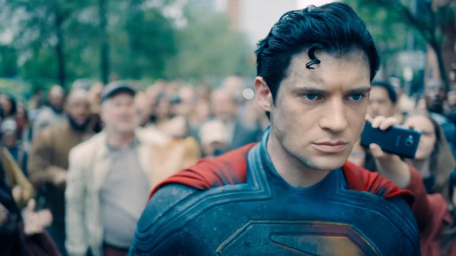 Superman: Karanlık Süper Kahramanların Çöküşü
